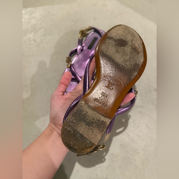 Authentic Louis Vuitton metallic sandals US 5.5 - Picture 10 of 10